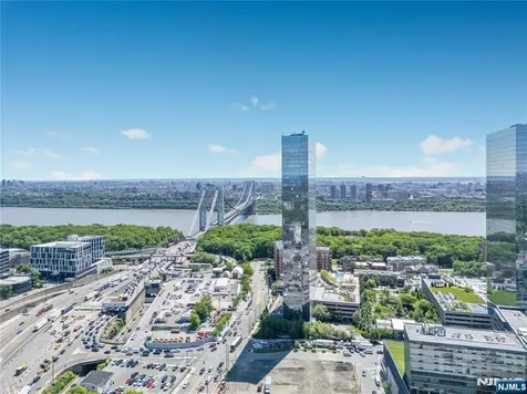 2077 Center Avenue Fort Lee NJ 07024