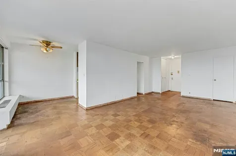2077 Center Avenue Fort Lee NJ 07024