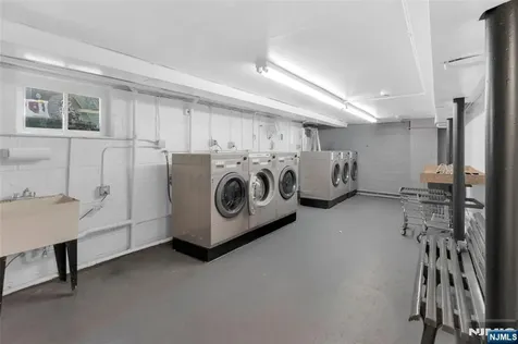 186 Terhune Lodi NJ 07644