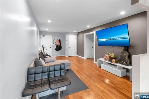 186 Terhune Lodi NJ 07644
