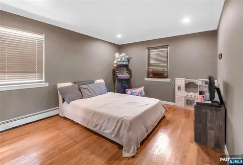 186 Terhune Lodi NJ 07644