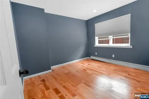 186 Terhune Lodi NJ 07644