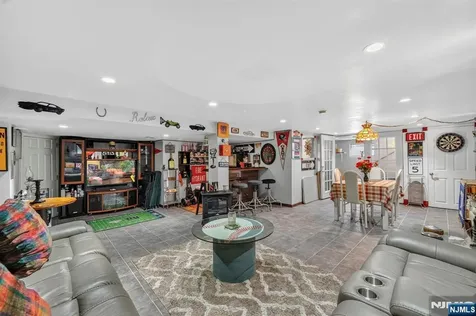 70 Franklin Street Little Ferry NJ 07643