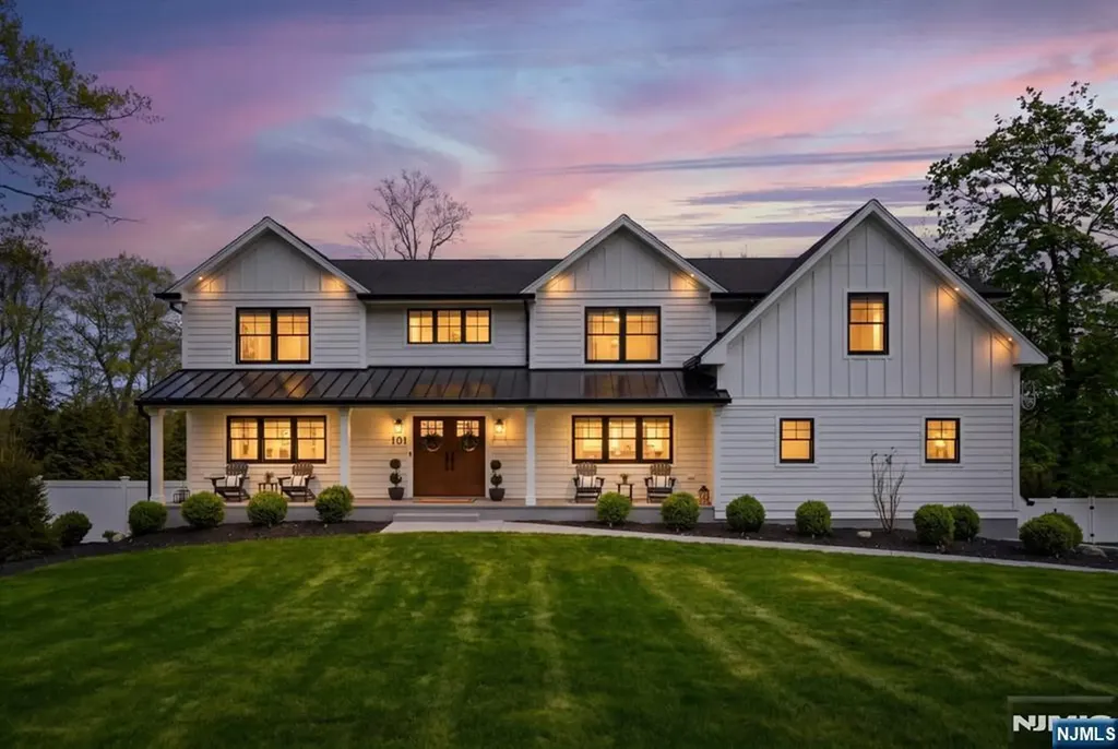 101 Tam O Shanter Drive Mahwah NJ 07430