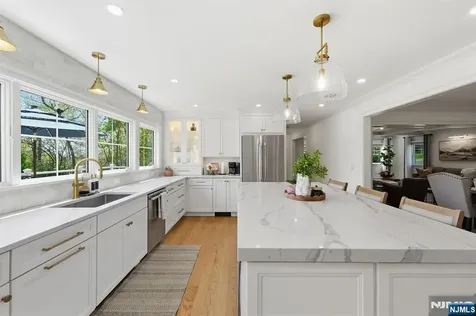 101 Tam O Shanter Drive Mahwah NJ 07430