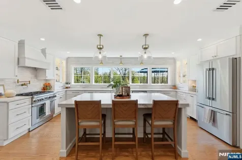 101 Tam O Shanter Drive Mahwah NJ 07430