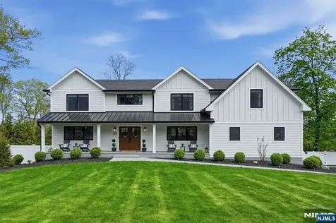 101 Tam O Shanter Drive Mahwah NJ 07430