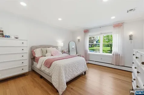 101 Tam O Shanter Drive Mahwah NJ 07430