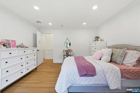 101 Tam O Shanter Drive Mahwah NJ 07430