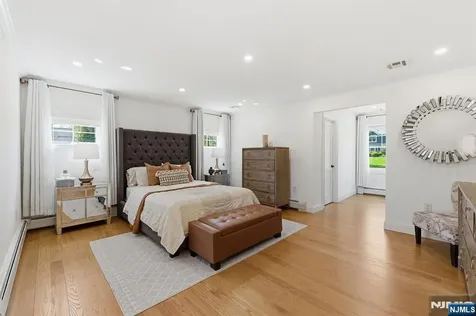101 Tam O Shanter Drive Mahwah NJ 07430