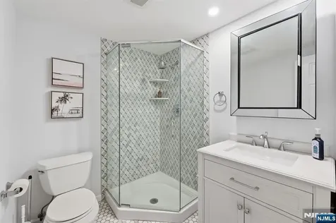 101 Tam O Shanter Drive Mahwah NJ 07430