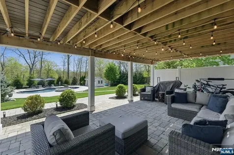 101 Tam O Shanter Drive Mahwah NJ 07430