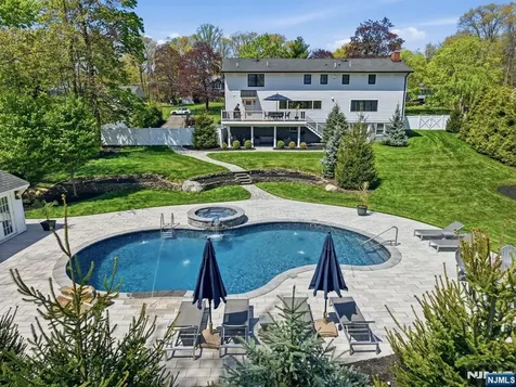 101 Tam O Shanter Drive Mahwah NJ 07430