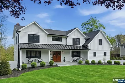 101 Tam O Shanter Drive Mahwah NJ 07430