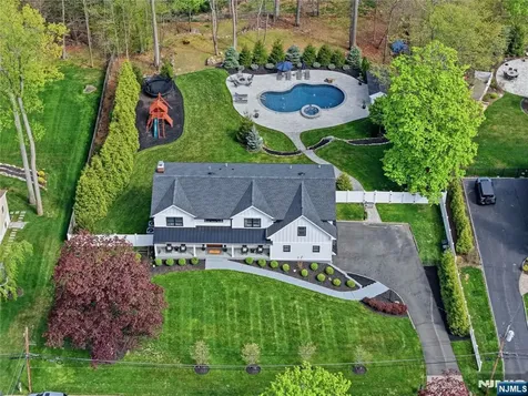 101 Tam O Shanter Drive Mahwah NJ 07430