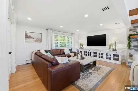 101 Tam O Shanter Drive Mahwah NJ 07430