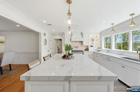 101 Tam O Shanter Drive Mahwah NJ 07430