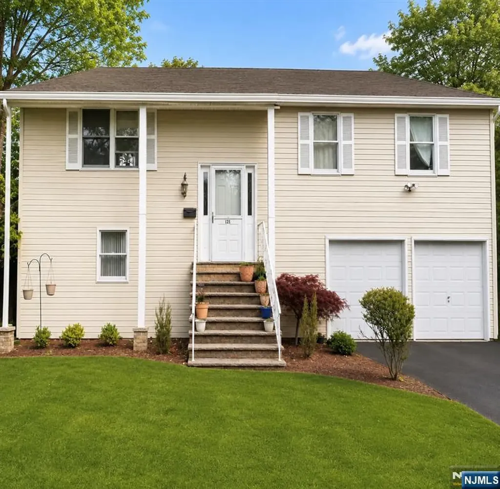 121 Wood Street Englewood NJ 07631