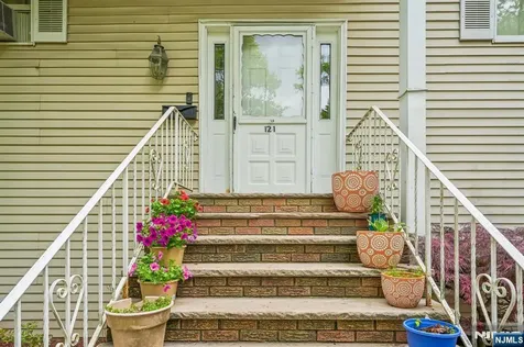 121 Wood Street Englewood NJ 07631
