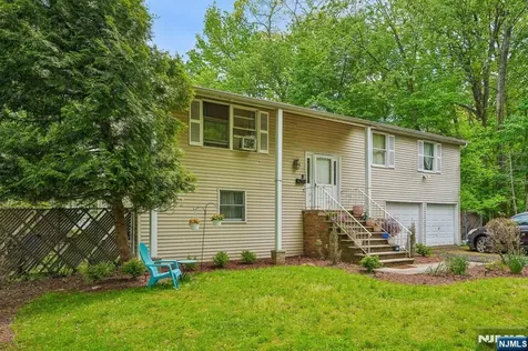 121 Wood Street Englewood NJ 07631