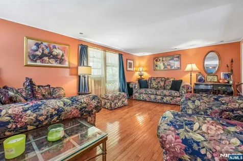 121 Wood Street Englewood NJ 07631