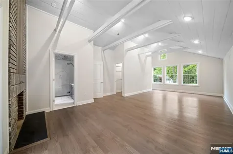 16 Coles Court River Edge NJ 07661