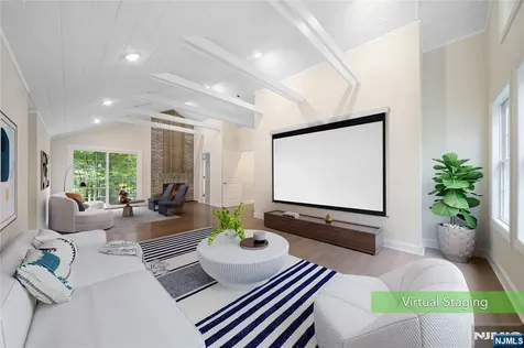 16 Coles Court River Edge NJ 07661