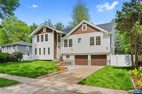 16 Coles Court River Edge NJ 07661