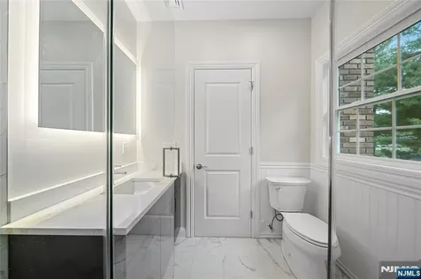 16 Coles Court River Edge NJ 07661
