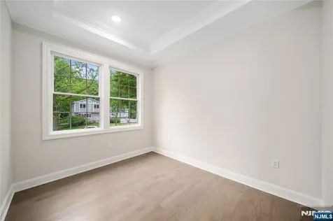 16 Coles Court River Edge NJ 07661