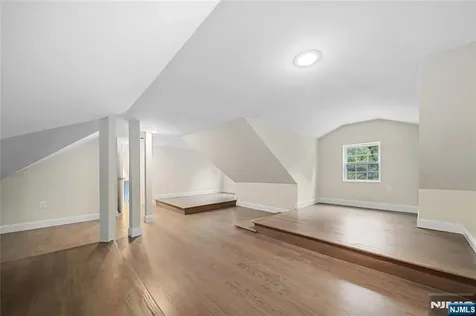 16 Coles Court River Edge NJ 07661