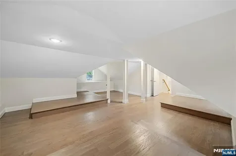 16 Coles Court River Edge NJ 07661