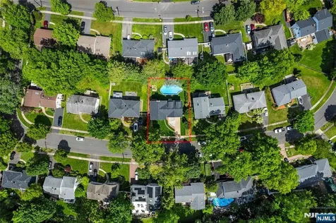 16 Coles Court River Edge NJ 07661
