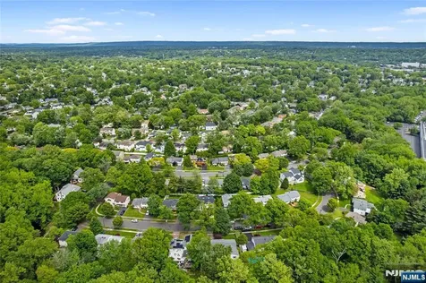 16 Coles Court River Edge NJ 07661