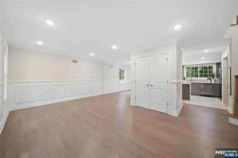 16 Coles Court River Edge NJ 07661