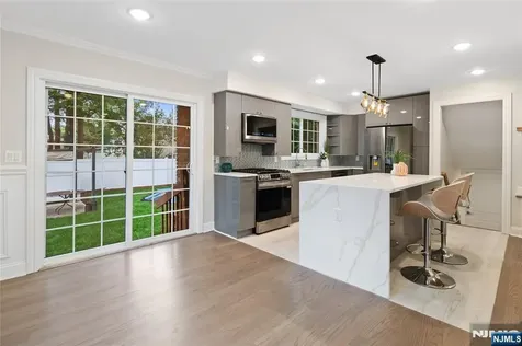 16 Coles Court River Edge NJ 07661