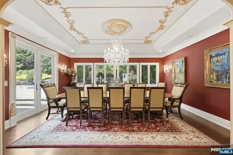 27 Mountainwood Court Totowa NJ 07512