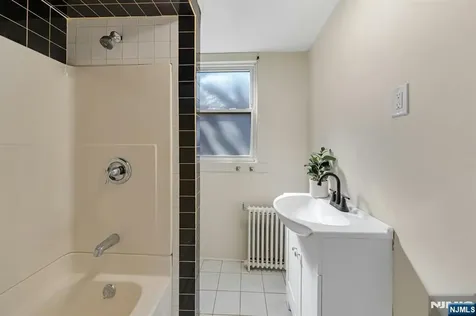 179 William Street East Orange NJ 07017