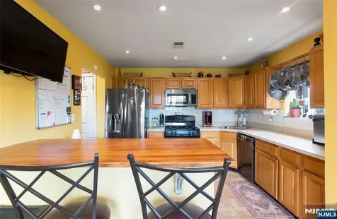 89 Vaughan Drive Newark NJ 07103
