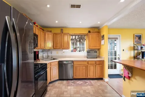 89 Vaughan Drive Newark NJ 07103