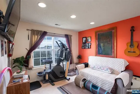 89 Vaughan Drive Newark NJ 07103