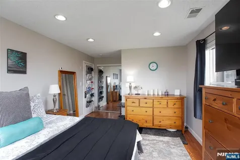 89 Vaughan Drive Newark NJ 07103