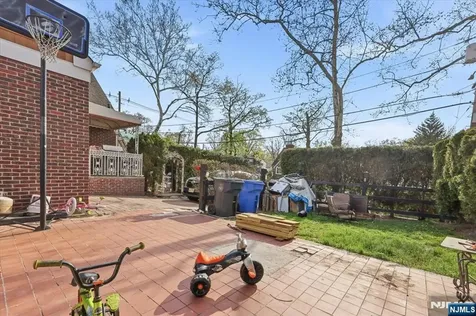 409 Tryon Avenue Englewood NJ 07631