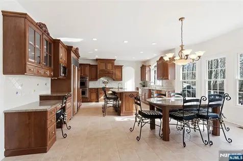 4 Deer Trail Kinnelon Borough NJ 07405