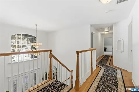 4 Deer Trail Kinnelon Borough NJ 07405