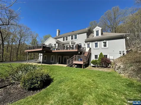 4 Deer Trail Kinnelon Borough NJ 07405