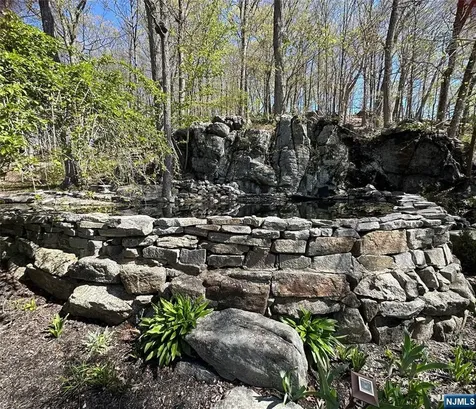 4 Deer Trail Kinnelon Borough NJ 07405