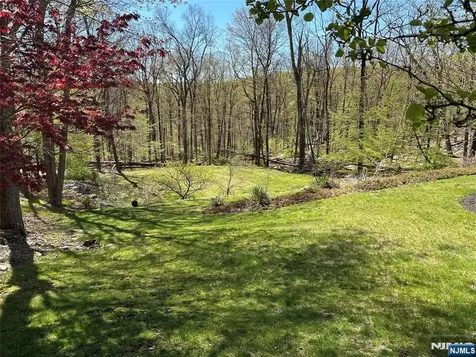 4 Deer Trail Kinnelon Borough NJ 07405