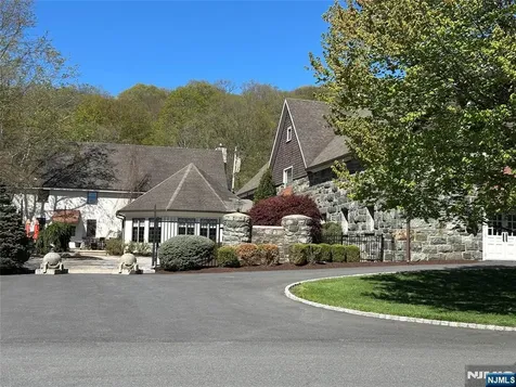 4 Deer Trail Kinnelon Borough NJ 07405