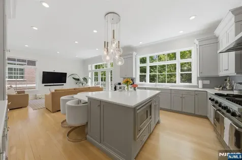 900 Heights Lane Tenafly NJ 07670